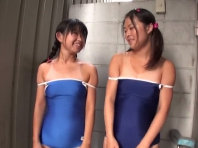 ガチでアウトなパイパンロリっ娘に声掛け→野外でスク水に着替えさせて種付け中出しキメるド変態ｗ