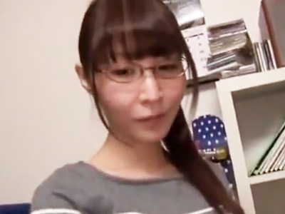 「いっぱい出ましたね…」知的なメガネ妻にソフトイラマさせて口内発射♡
