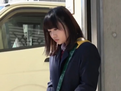 黒髪ロングのウブそうなJKが自分から人影で誘ってくる青姦ハメ