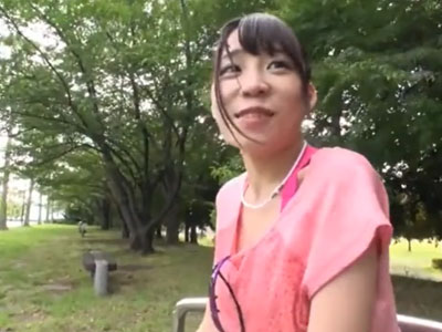 照れて笑う顔が可愛い童顔娘がガチパコで眉間に皺を寄せアクメ顔