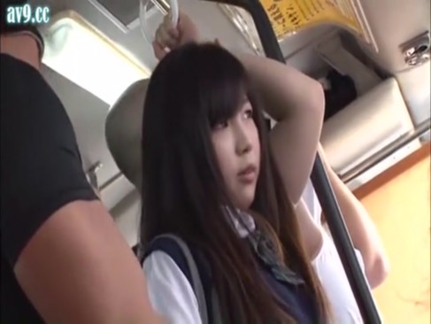 痴漢グループのバスとも知らず乗り込んだ清純そうなJKを集団レイプして精子漬けにｗ