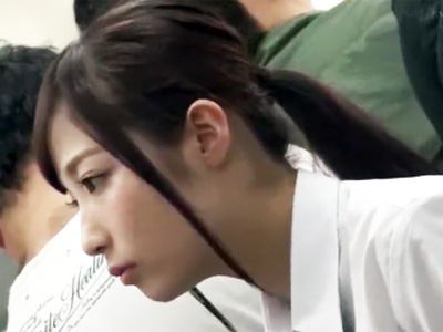 大人しそうなポニテJKに目を付けた強姦魔が痴漢レイプ→顔面に精子ぶっかけ逃走ｗ
